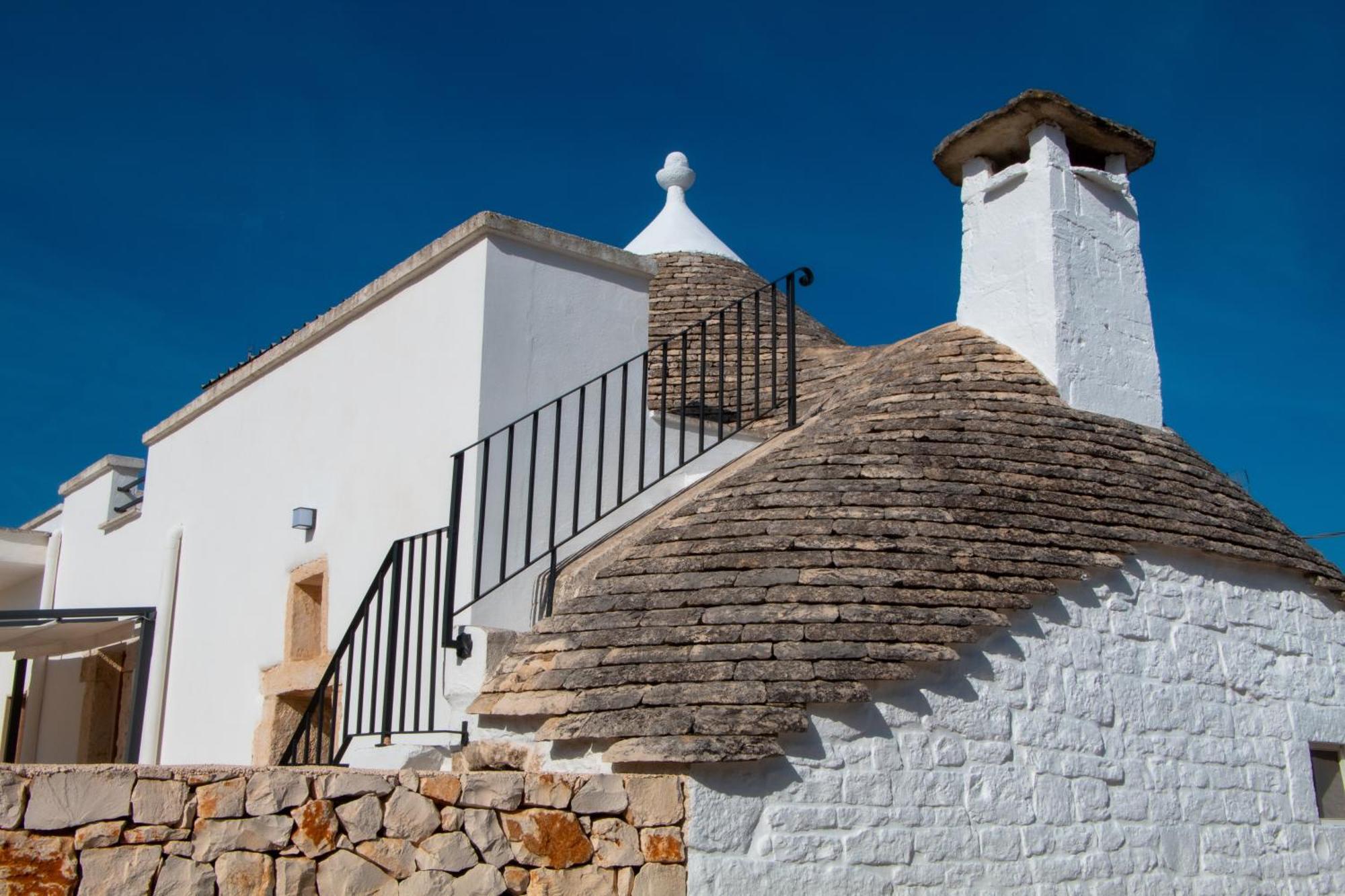 Villa With Trullo And Pool, Alberobello Exterior foto